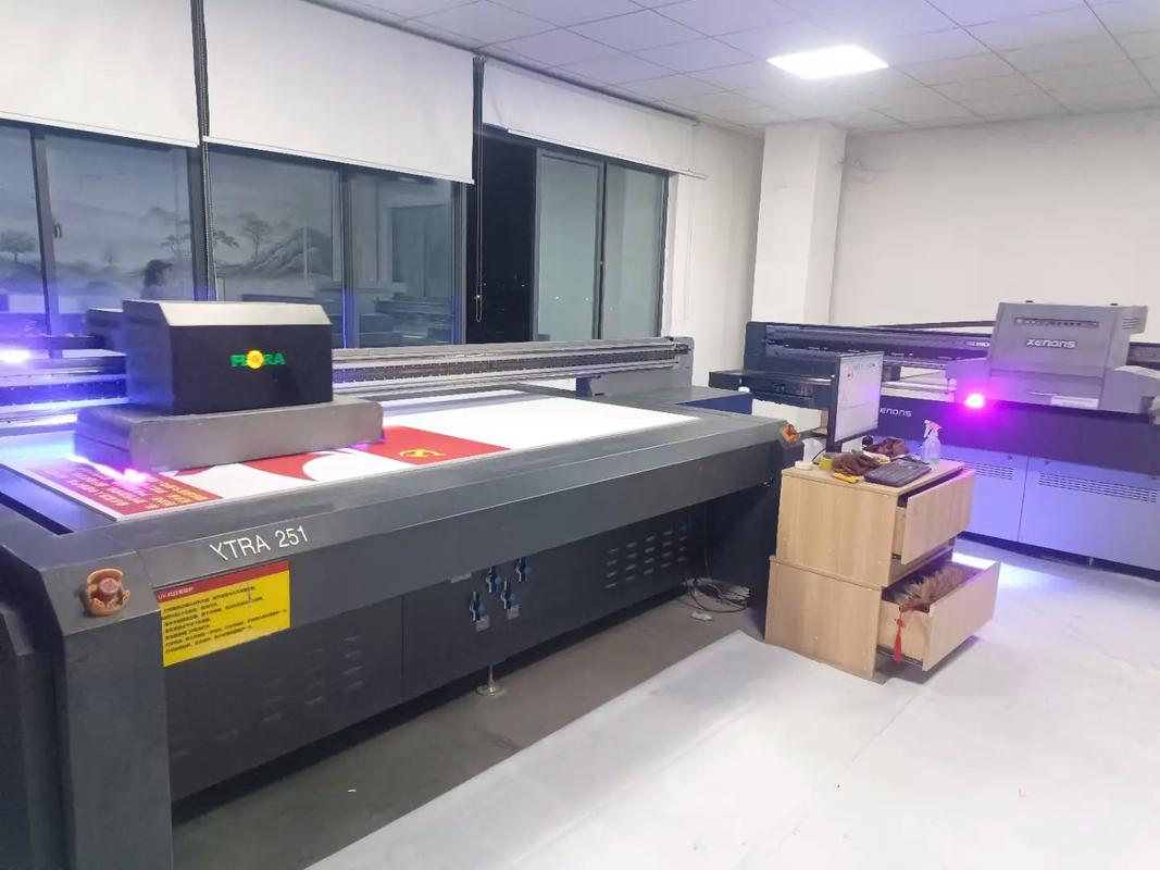 一站式全品类广告物料加工厂 UV喷印、PVC、亚克力，专业打造国内精品广告